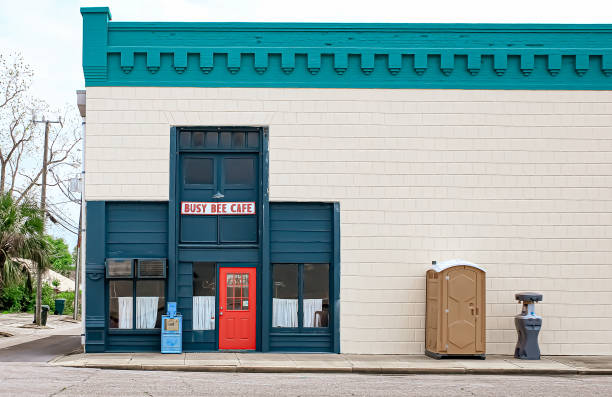 Best Portable toilet rental cost  in Mapleton, IA