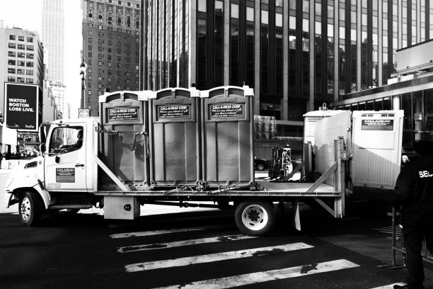 Best Sanitation services for porta potties  in Mapleton, IA